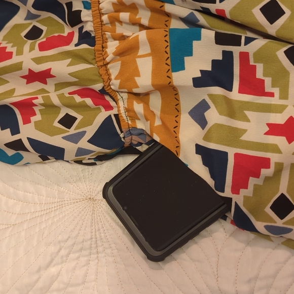 Geometric full zipper dress with pockets - Picture 2 of 5